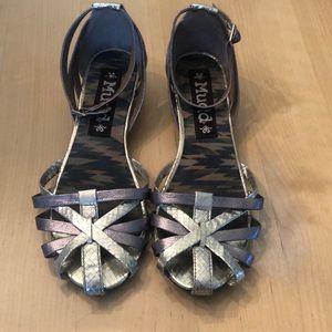 Mudd Ankle strap gold & copper metallic flats